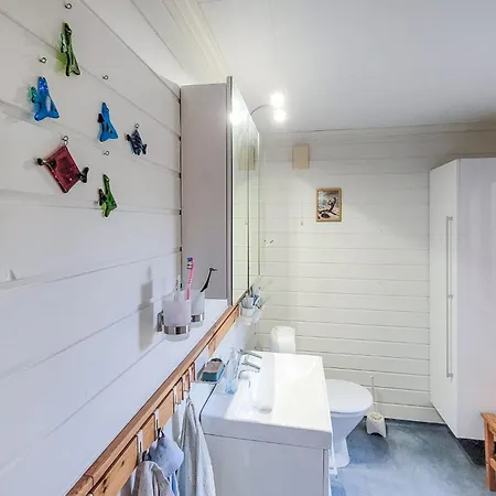 4 Bedroom Gorgeous In * Fitjar